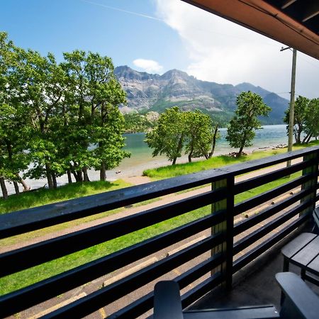 Bayshore Inn & Spa Waterton Park Bagian luar foto