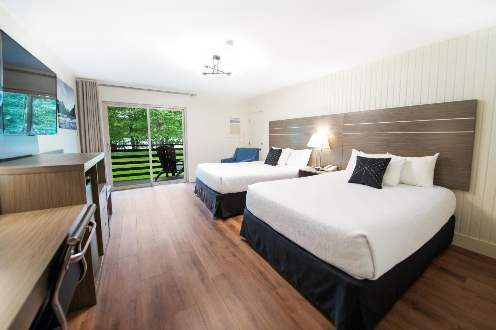 Bayshore Inn & Spa Waterton Park Bagian luar foto